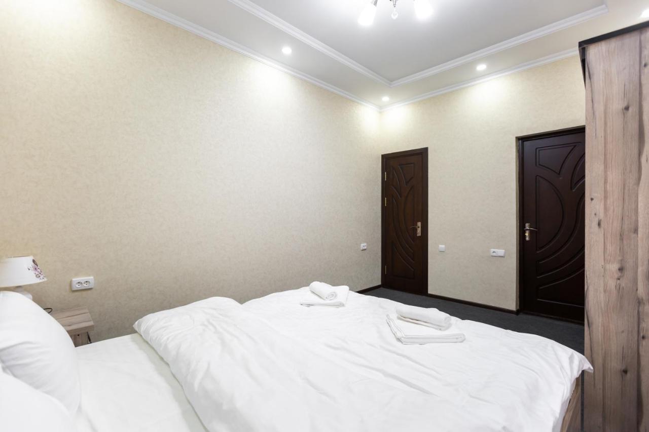 Light Hotel Tashkent Luaran gambar
