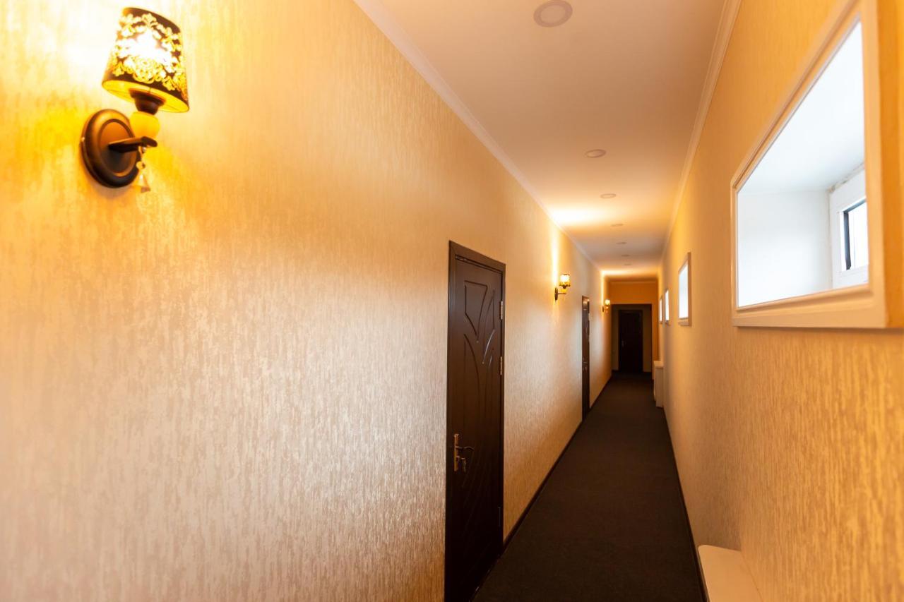 Light Hotel Tashkent Luaran gambar