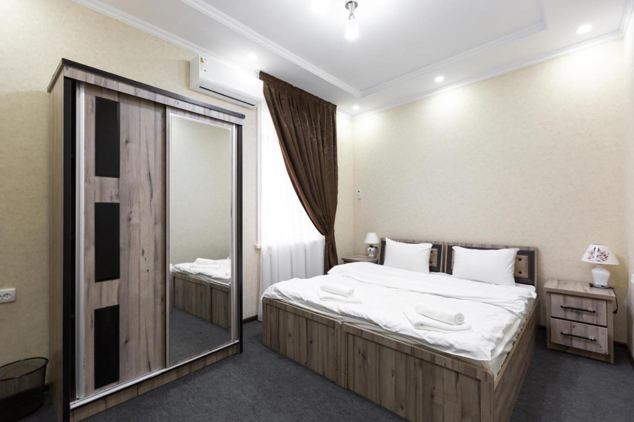 Light Hotel Tashkent Luaran gambar