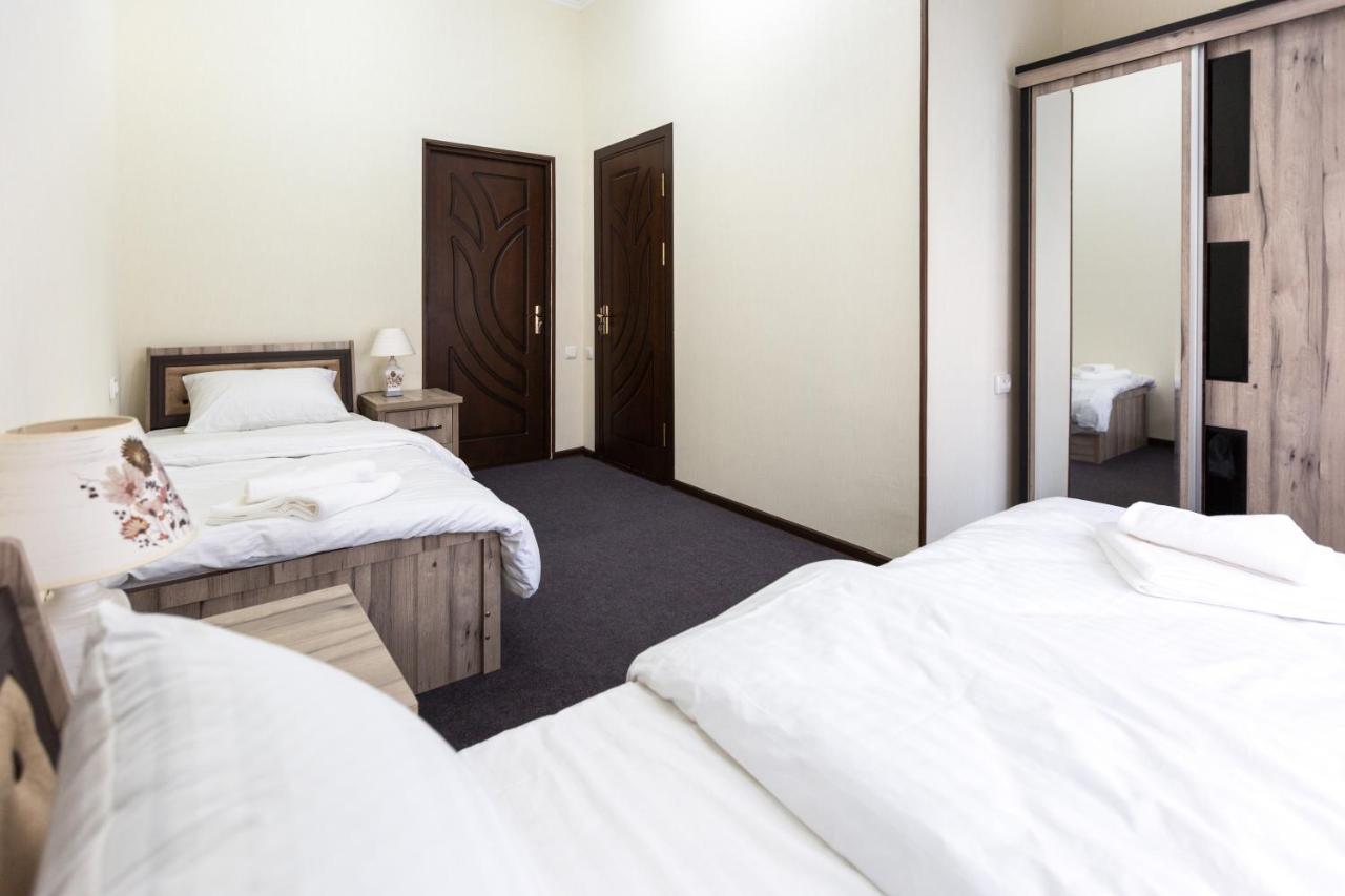 Light Hotel Tashkent Luaran gambar