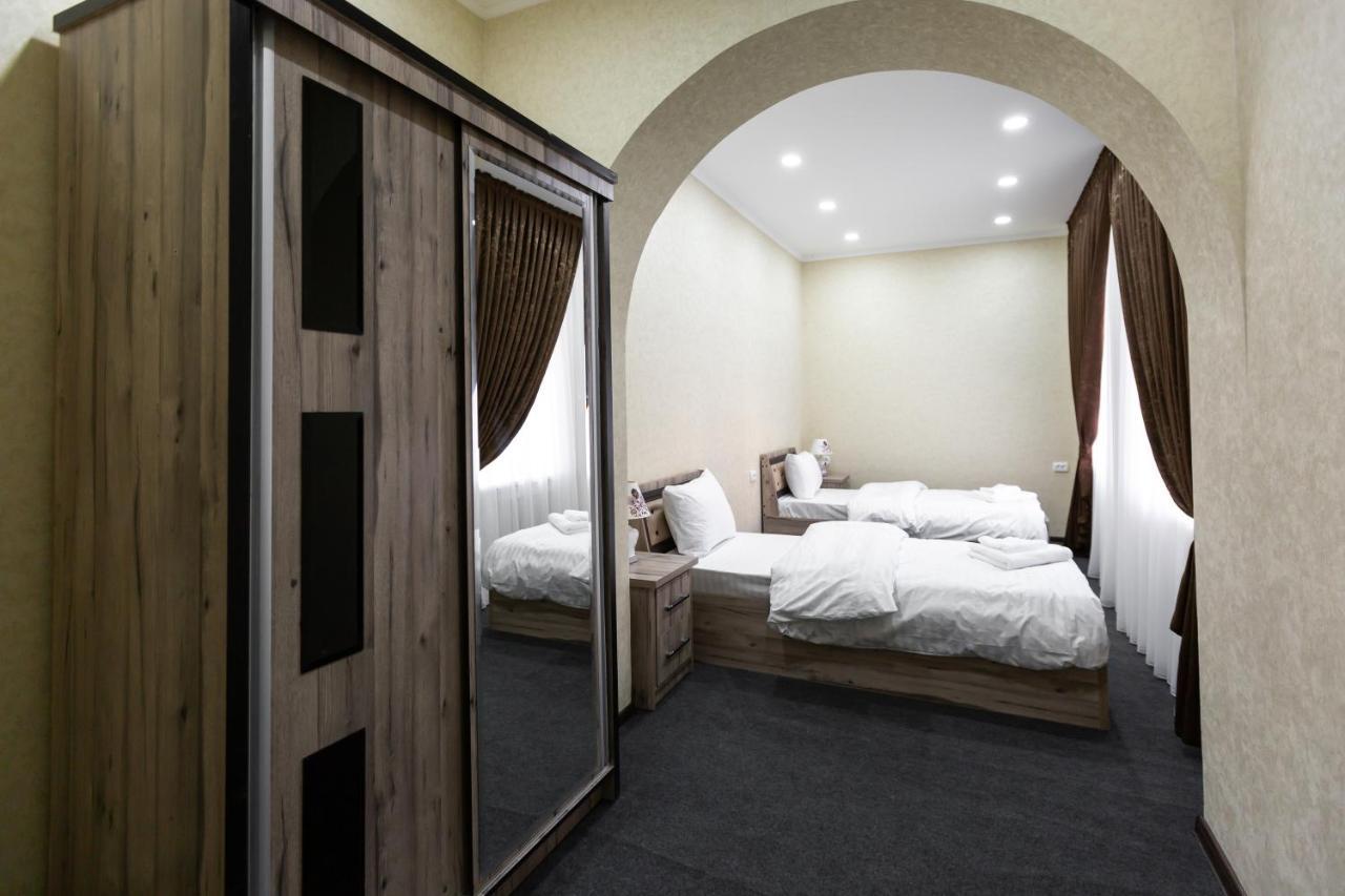 Light Hotel Tashkent Luaran gambar
