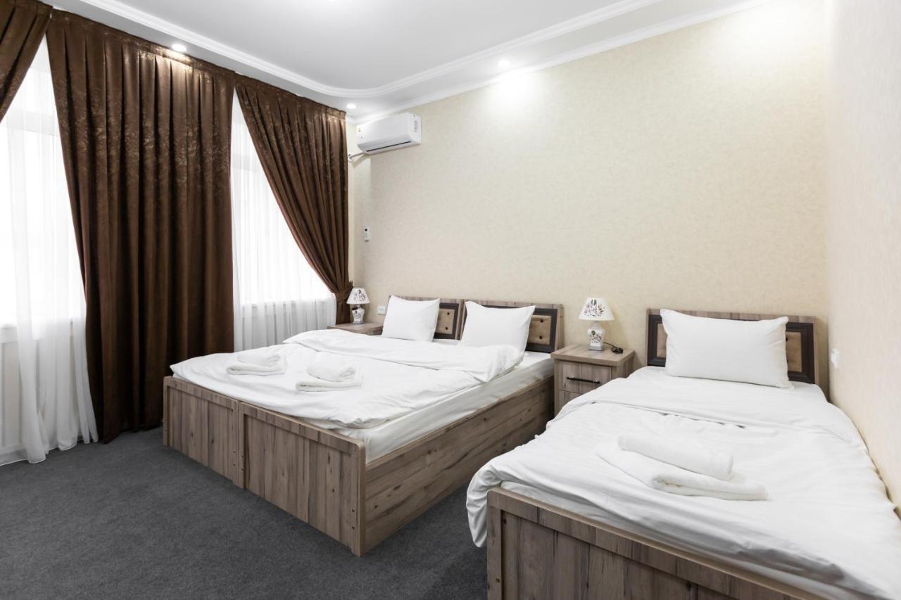 Light Hotel Tashkent Luaran gambar
