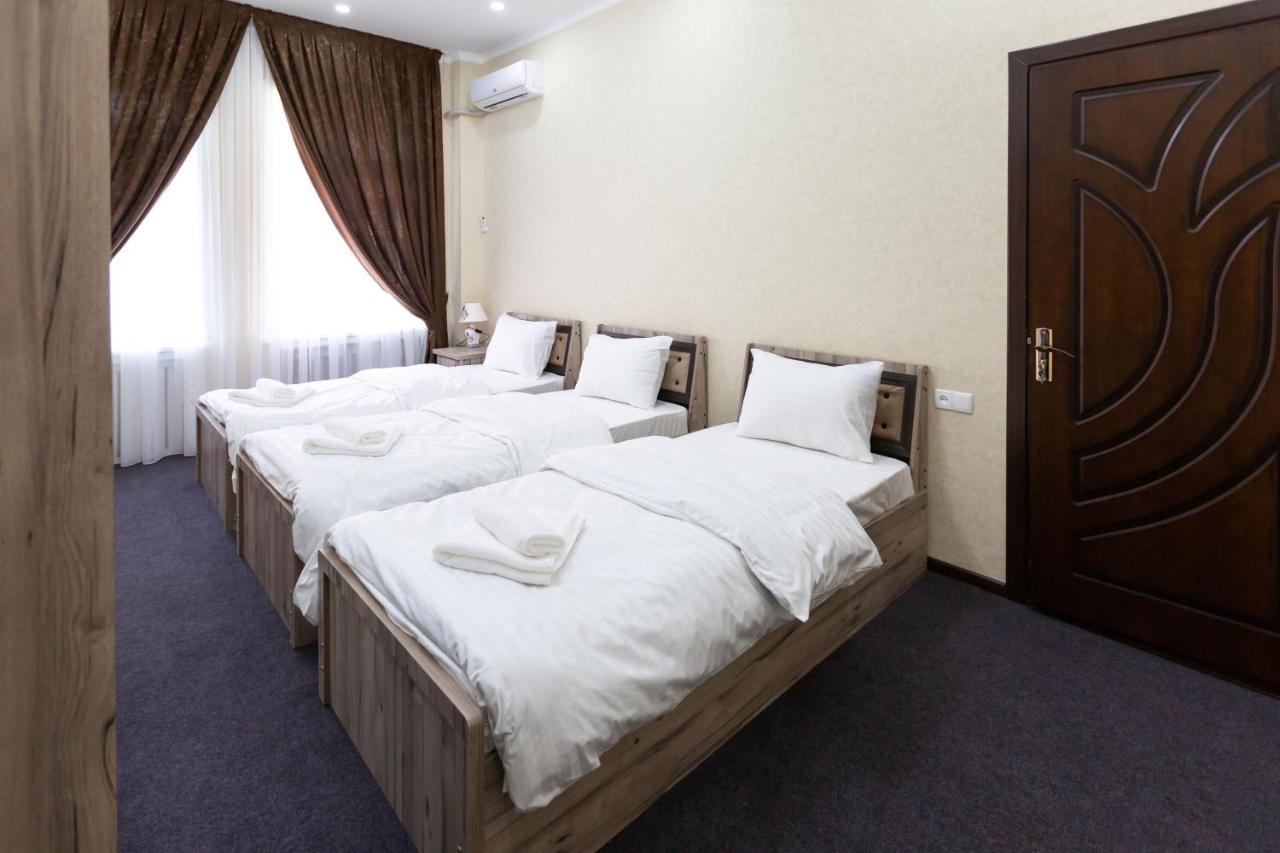 Light Hotel Tashkent Luaran gambar