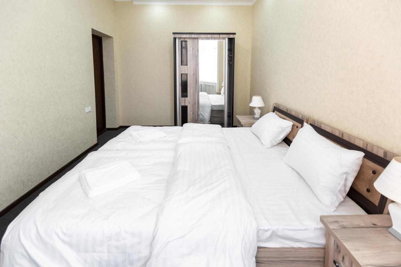 Light Hotel Tashkent Luaran gambar